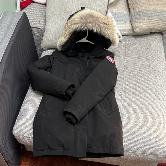 Canada Goose parka - Picture 2 of 16